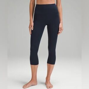 Lululemon cropped size 8